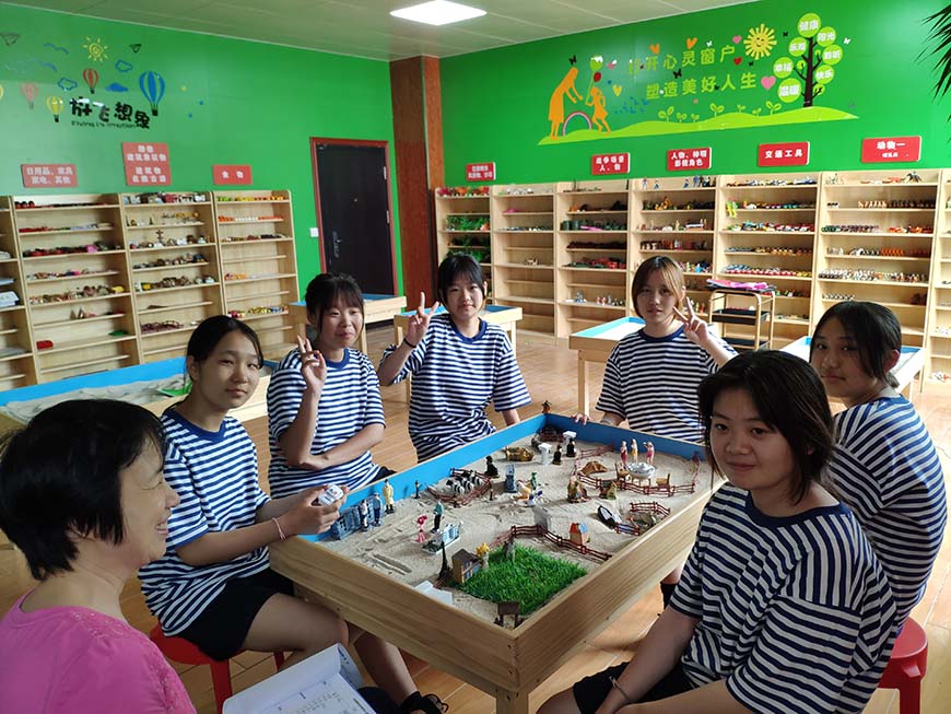 领先的叛逆学校厌学