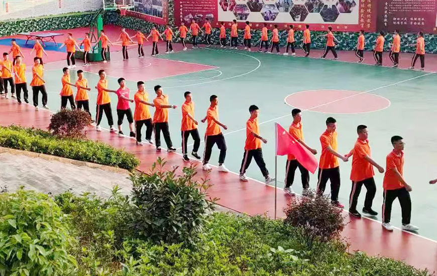 叛逆初中生学校